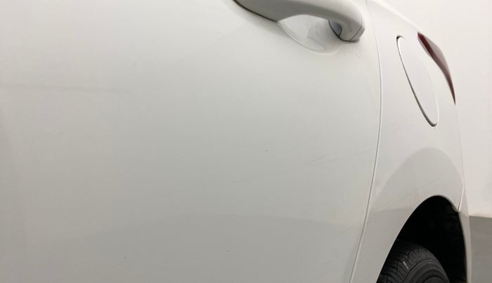 2018 Hyundai Verna 1.4 EX PETROL, Petrol, Manual, 28,388 km, Rear left door - Minor scratches