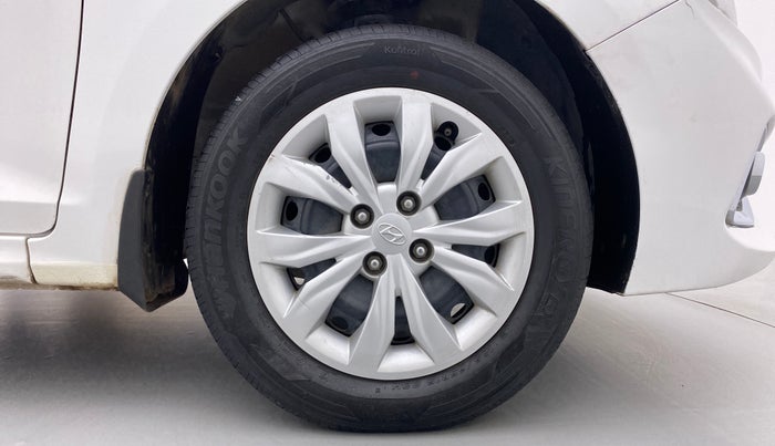 2018 Hyundai Verna 1.4 EX PETROL, Petrol, Manual, 28,388 km, Right Front Wheel