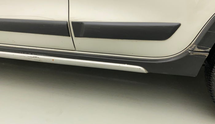 2019 Maruti New Wagon-R VXI (O) 1.0, Petrol, Manual, 5,415 km, Left running board - Cladding has minor damage