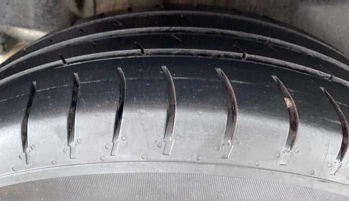 2019 Maruti Swift VDI, Diesel, Manual, 85,019 km, Right Rear Tyre Tread