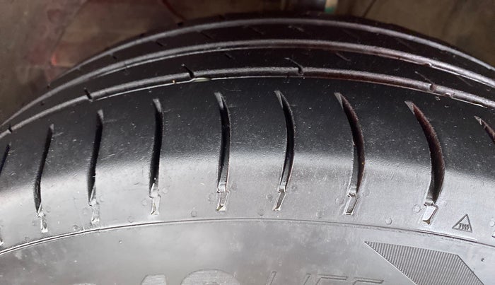 2019 Maruti Swift VDI, Diesel, Manual, 85,019 km, Left Front Tyre Tread