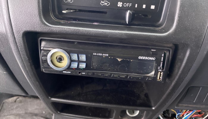 2017 Maruti OMNI E 8 STR, Petrol, Manual, 16,243 km, Infotainment system - Button has minor damage