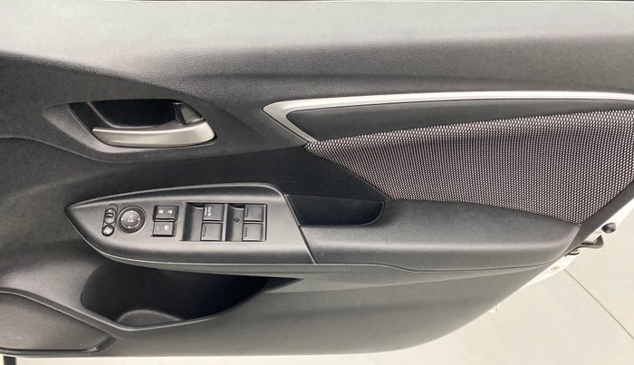 2017 Honda WR-V 1.5 i-DTEC VX MT, Diesel, Manual, 25,127 km, Driver Side Door Panels Control