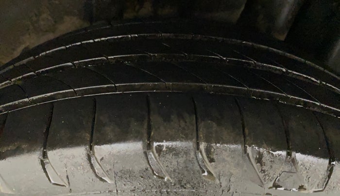 2018 Maruti Ciaz ALPHA 1.5 SHVS PETROL, Petrol, Manual, 75,831 km, Left Rear Tyre Tread