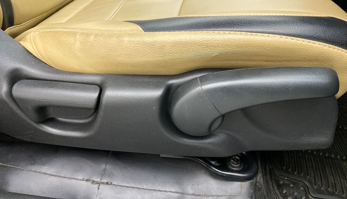 2018 Honda WR-V 1.5 i-DTEC VX MT, Diesel, Manual, 37,705 km, Driver Side Adjustment Panel