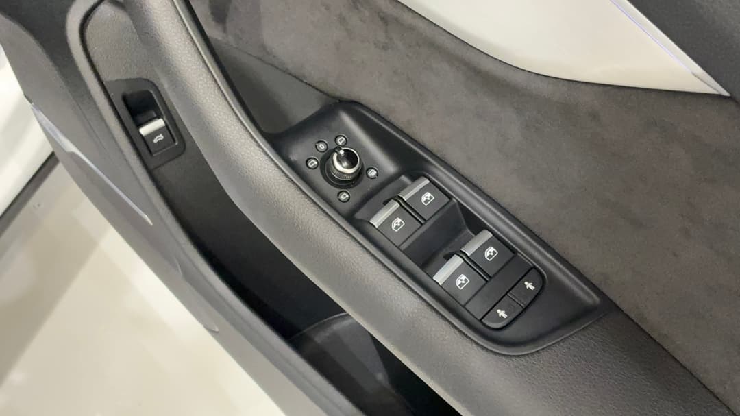 2020 Audi Q7 50 Tdi S Line Quattro Mhev, Automatic, 64189 km, Drivers Side Door Panel Controls
