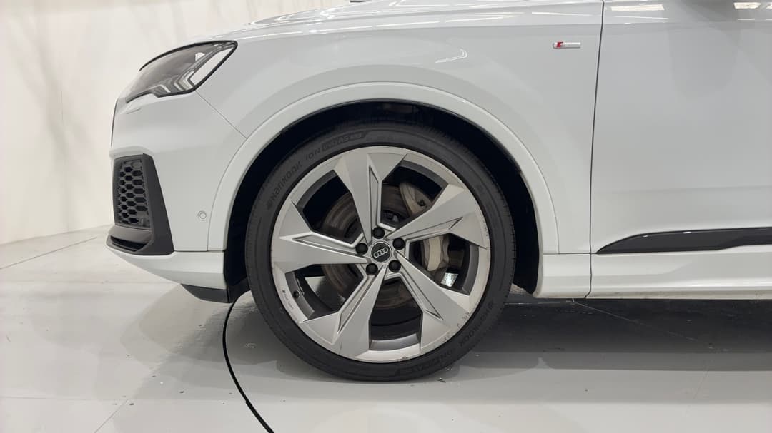 2020 Audi Q7 50 Tdi S Line Quattro Mhev, Automatic, 64189 km, Left Front Wheel