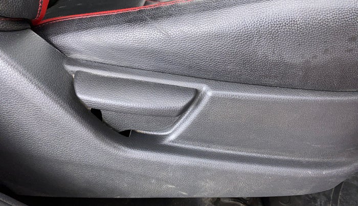 2016 Hyundai Eon D LITE PLUS, Petrol, Manual, 20,401 km, Driver Side Adjustment Panel
