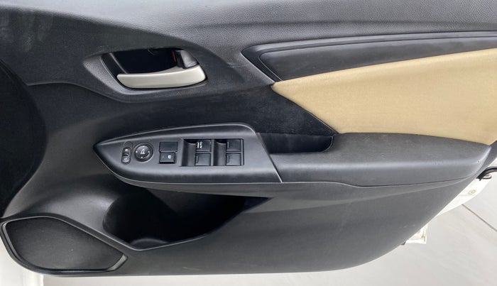 2016 Honda Jazz 1.2 SV MT, Petrol, Manual, 44,507 km, Driver Side Door Panels Control