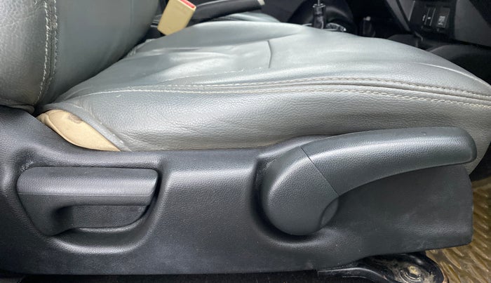 2016 Honda Jazz 1.2 SV MT, Petrol, Manual, 44,507 km, Driver Side Adjustment Panel