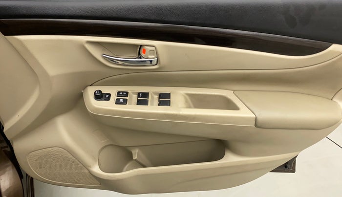 2015 Maruti Ciaz ZXI, Petrol, Manual, 48,211 km, Driver Side Door Panels Control