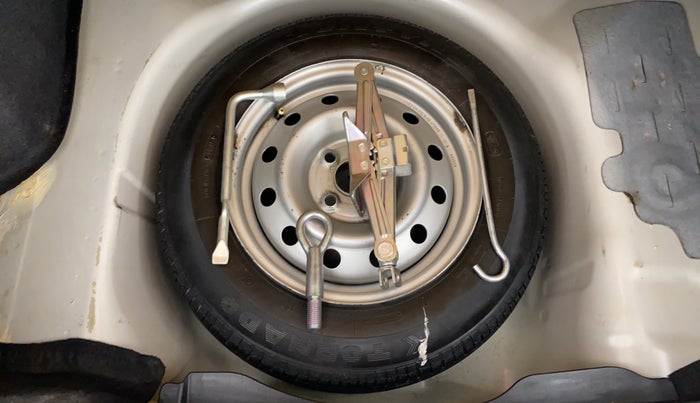 2015 Maruti Swift Dzire LXI OPT, Petrol, Manual, 52,325 km, Spare Tyre