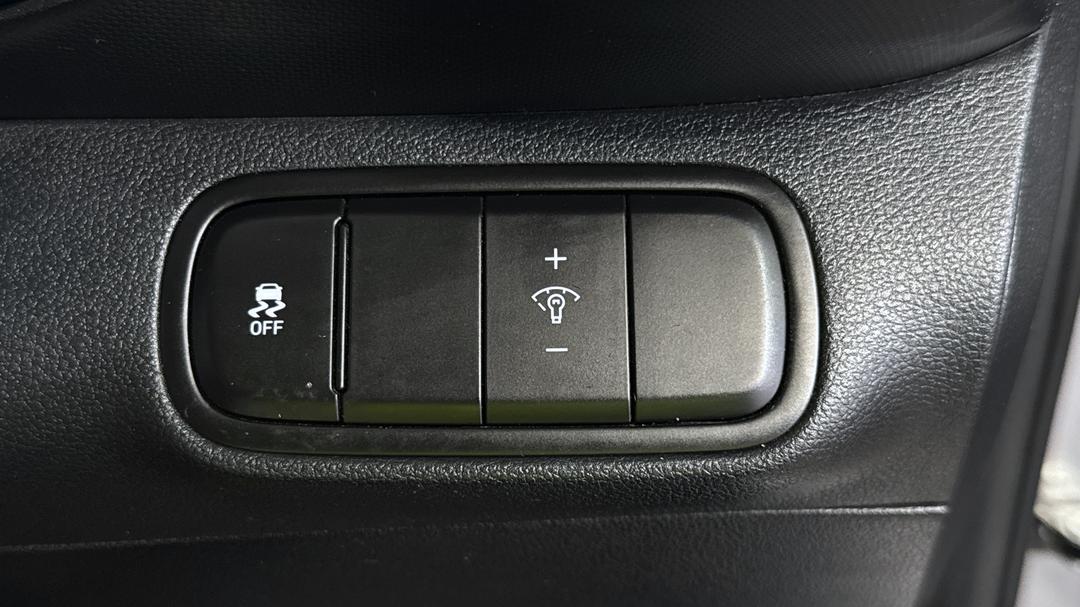 2025 Hyundai Venue Venue, Automatic, 23221 km, Utility Switches/Buttons