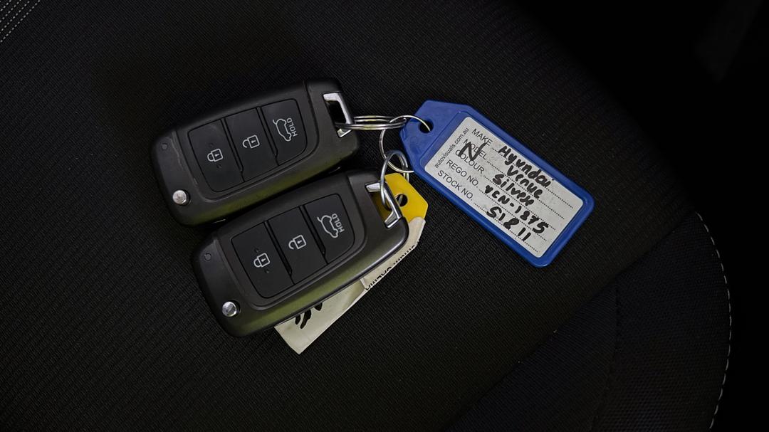 2025 Hyundai Venue Venue, Automatic, 23221 km, Key Close-up