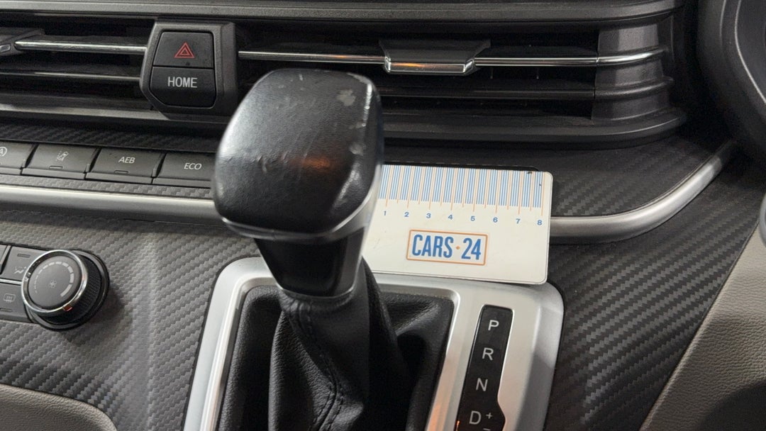 2021 LDV Deliver 9 Deliver 9, Automatic, 81238 km, Gear Lever Knob Wear