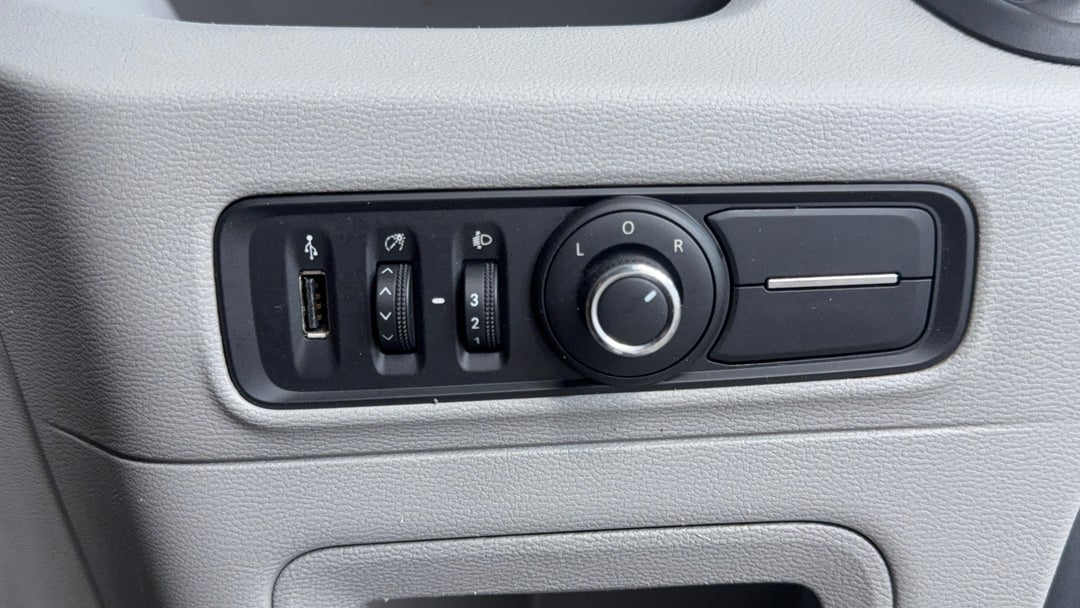 2021 LDV Deliver 9 Deliver 9, Automatic, 81238 km, Utility Switches/Buttons