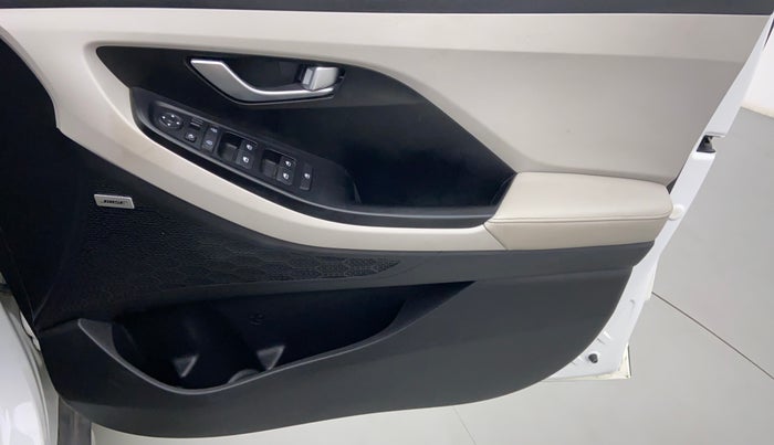 2020 Hyundai Creta 1.5 SX (O) AT, Petrol, Automatic, 27,657 km, Driver Side Door Panels Control