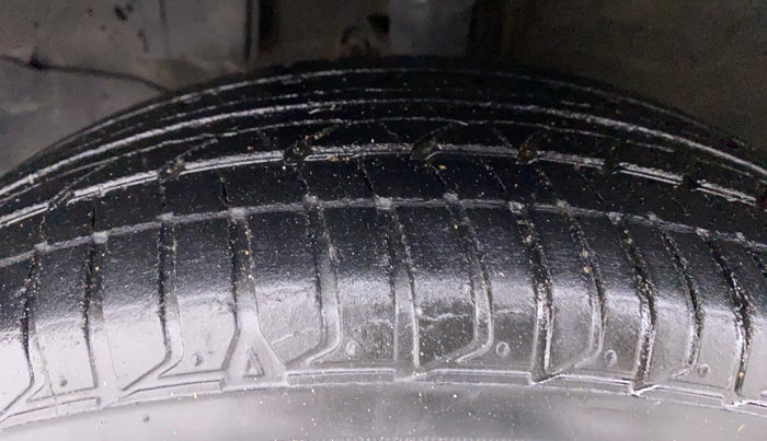 2017 Honda City V MT PETROL, Petrol, Manual, 19,380 km, Left Front Tyre Tread