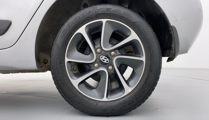 2017 Hyundai Grand i10 SPORTZ (O) 1.2 AT VTVT, Petrol, Automatic, 25,998 km, Left Rear Wheel