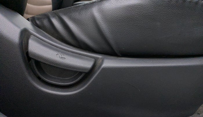 2016 Hyundai Grand i10 SPORTS 1.2 VTVT, Petrol, Manual, 47,768 km, Driver Side Adjustment Panel