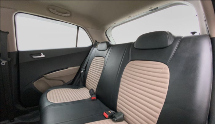 2016 Hyundai Grand i10 SPORTS 1.2 VTVT, Petrol, Manual, 47,768 km, Right Side Rear Door Cabin View