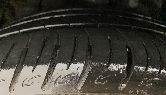2021 Mahindra XUV300 W8 (O) 1.2 PETROL, Petrol, Manual, 19,034 km, Left Front Tyre Tread