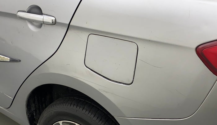 2019 Maruti Ciaz ALPHA 1.5 SHVS PETROL, Petrol, Manual, 44,180 km, Left quarter panel - Minor scratches