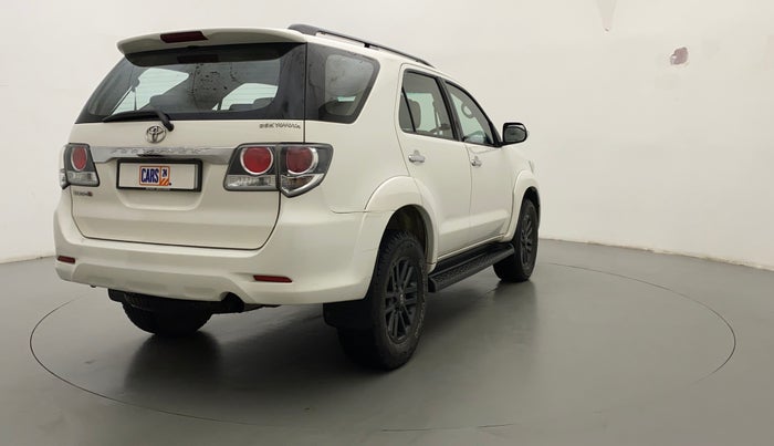 2015 Toyota Fortuner 3.0 4X2 AT, Diesel, Automatic, 1,09,777 km, Right Back Diagonal