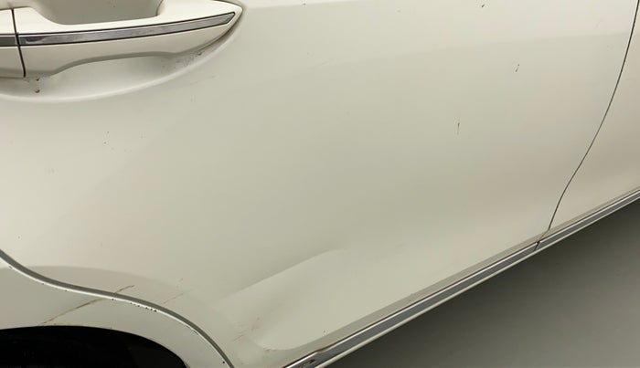 2014 Toyota Corolla Altis VL AT PETROL, Petrol, Automatic, 1,17,840 km, Right rear door - Minor scratches