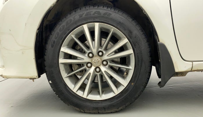 2014 Toyota Corolla Altis VL AT PETROL, Petrol, Automatic, 1,17,840 km, Left Front Wheel
