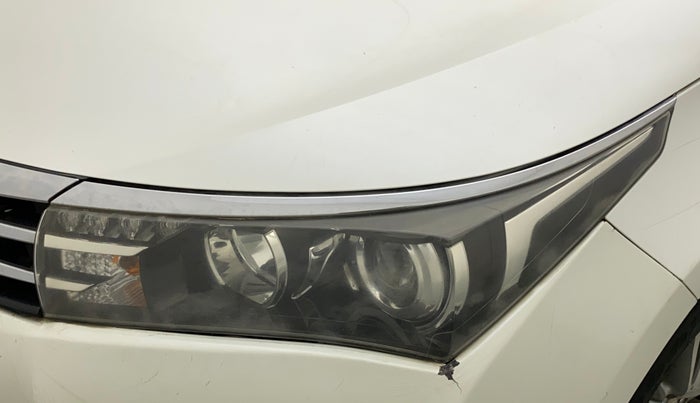 2014 Toyota Corolla Altis VL AT PETROL, Petrol, Automatic, 1,17,840 km, Left headlight - Faded