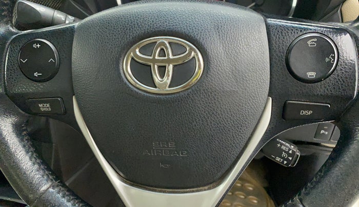 2014 Toyota Corolla Altis VL AT PETROL, Petrol, Automatic, 1,17,840 km, Steering wheel - Phone control not functional