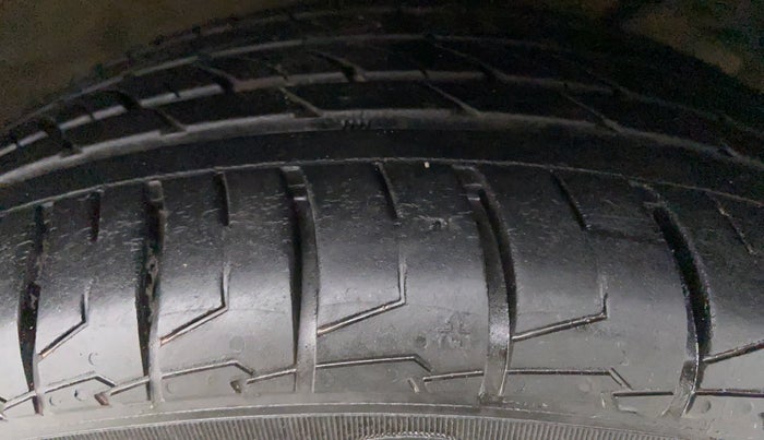 2016 Maruti Baleno ZETA 1.2 K12, Petrol, Manual, 83,607 km, Right Front Tyre Tread