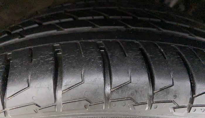 2016 Maruti Baleno ZETA 1.2 K12, Petrol, Manual, 83,607 km, Right Rear Tyre Tread