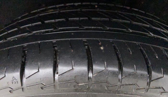 2016 Maruti Baleno ZETA 1.2 K12, Petrol, Manual, 83,607 km, Left Rear Tyre Tread