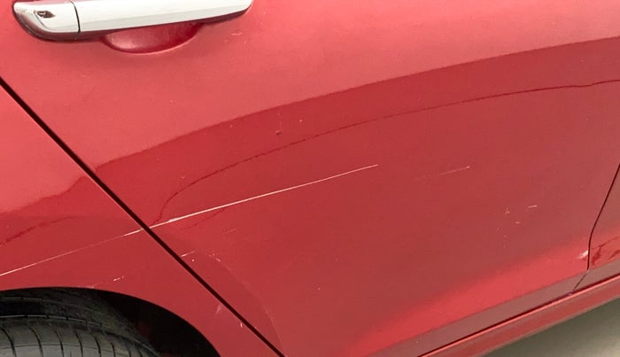 2017 Hyundai Verna 1.6 VTVT SX (O) AT, Petrol, Automatic, 1,01,051 km, Right rear door - Minor scratches