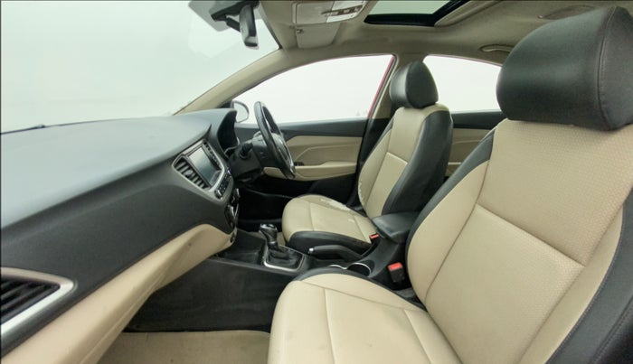 2017 Hyundai Verna 1.6 VTVT SX (O) AT, Petrol, Automatic, 1,01,051 km, Right Side Front Door Cabin