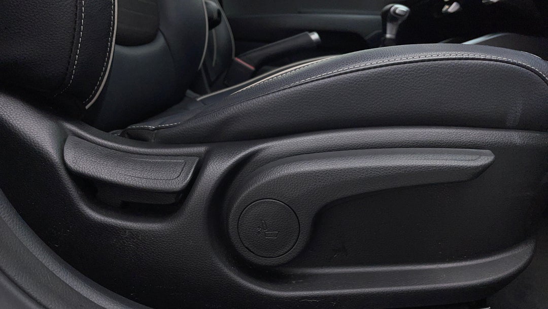 2019 Kia Rio Gt-line, Automatic, 32642 km, Drivers Side Adjustment Panel