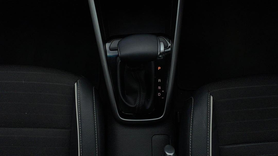 2019 Kia Rio Gt-line, Automatic, 32642 km, Gear Lever 