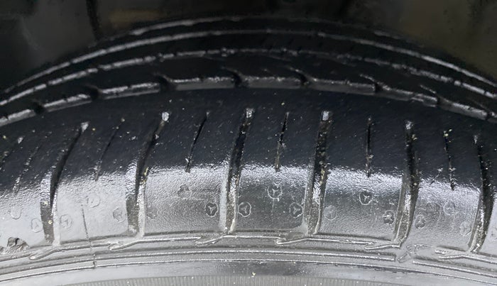 2015 Hyundai Elite i20 ASTA 1.2, Petrol, Manual, 41,009 km, Left Front Tyre Tread