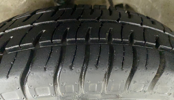 2015 Maruti Alto 800 VXI, Petrol, Manual, 34,871 km, Left Front Tyre Tread