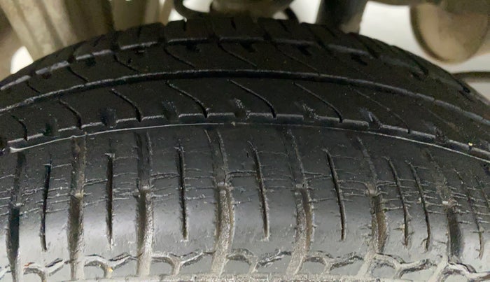 2015 Maruti Alto 800 VXI, Petrol, Manual, 34,871 km, Right Rear Tyre Tread