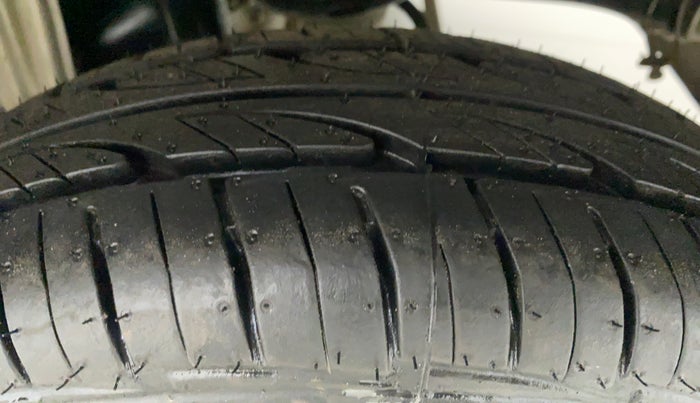 2015 Maruti Alto 800 VXI, Petrol, Manual, 34,871 km, Left Rear Tyre Tread