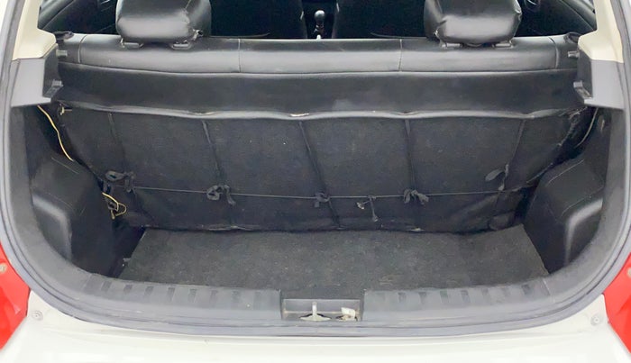 2013 Maruti Swift VXI, Petrol, Manual, 1,09,025 km, Dicky (Boot door) - Parcel tray missing