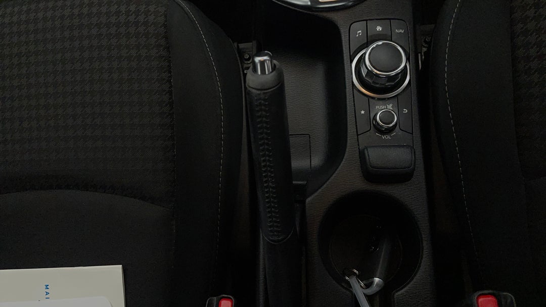 2017 Mazda 2 Maxx, Automatic, 67444 km, Handbrake