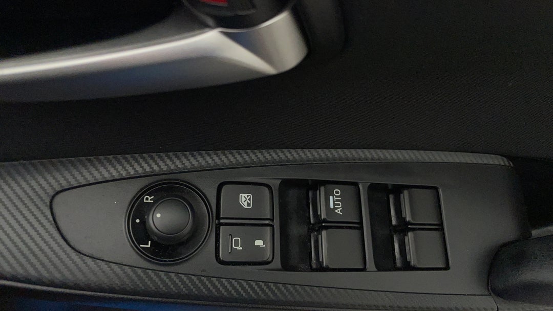 2017 Mazda 2 Maxx, Automatic, 67444 km, Drivers Side Door Panel Controls