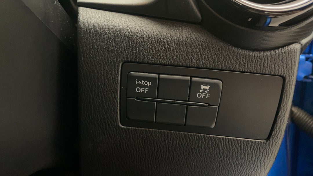 2017 Mazda 2 Maxx, Automatic, 67444 km, Utility Switches/Buttons