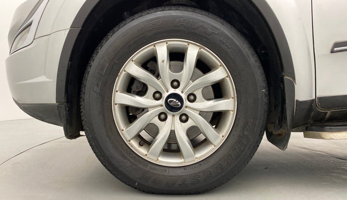 2015 Mahindra XUV500 W10, Diesel, Manual, 1,39,777 km, Left Front Wheel