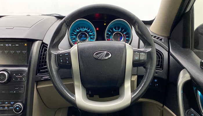 2015 Mahindra XUV500 W10, Diesel, Manual, 1,39,777 km, Steering Wheel Close Up