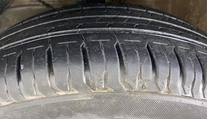 2021 Maruti Ertiga VXI SHVS, Petrol, Manual, 6,848 km, Left Front Tyre Tread